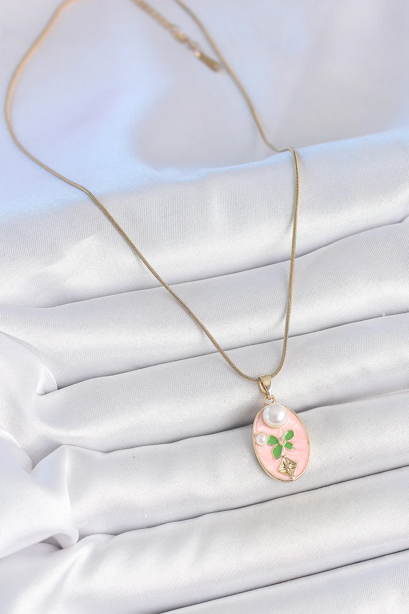 316L Çelik Gold Renk Zincir Pembe Mineli Oval İncili Çiçek İşlemeli Portre Model Kadın Kolye