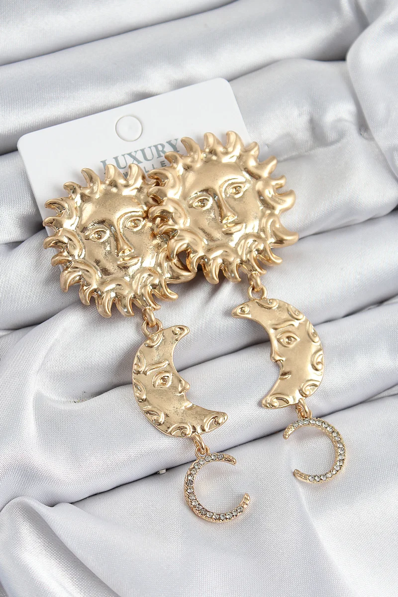Pirinç Zirkon Taşlı Sallantılı Güneş Model Gold Renk Kadın Küpe