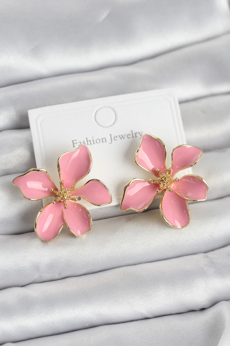Pembe Mineli Çiçek Model Pirinç Kadın Küpe
