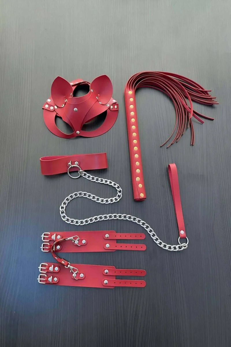 Kırmızı Fantezi Set, Kırbaç - Kelepçe - Tasma - Maske Takım - Brf1246