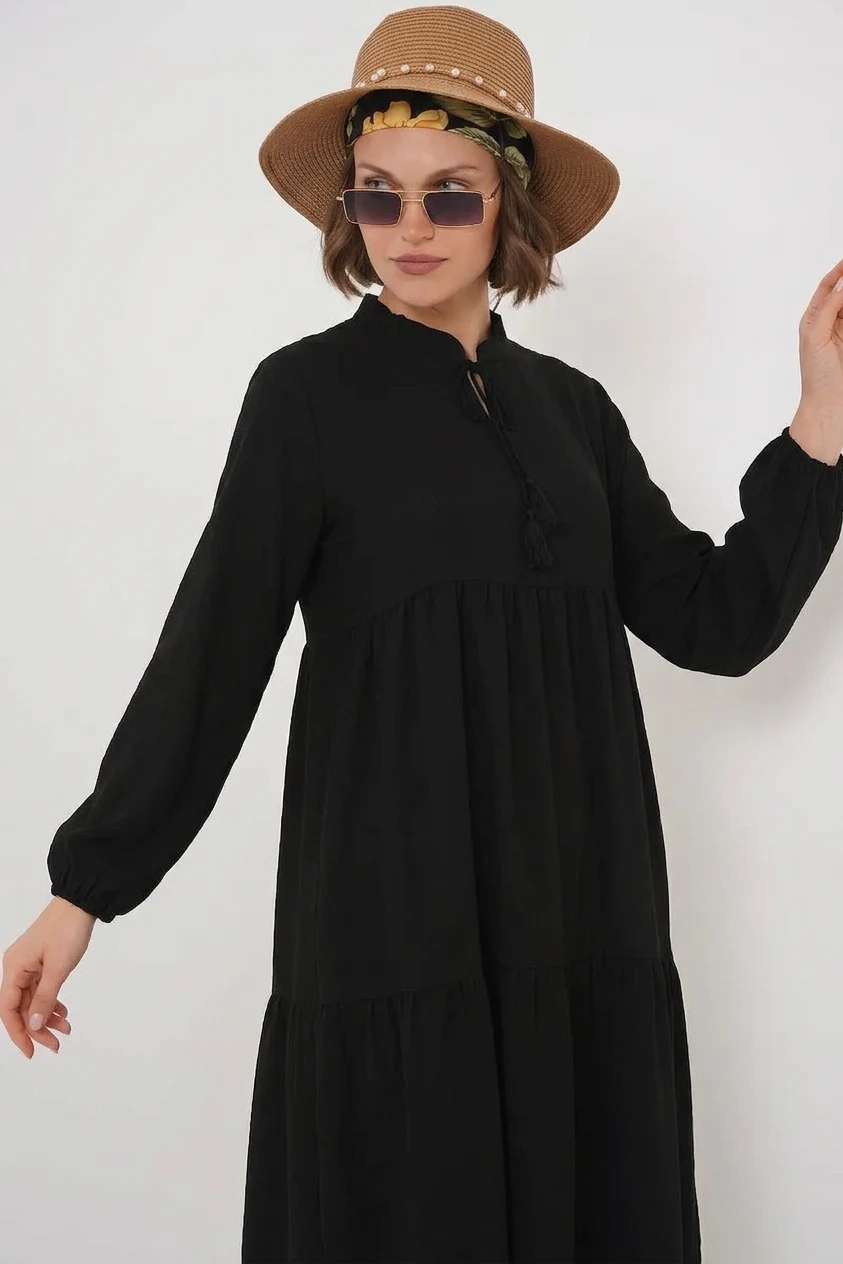 Kadın Bagcıklı Yaka Beli Büzgülü Fırfırlı Etek Siyah Tesettür Elbise