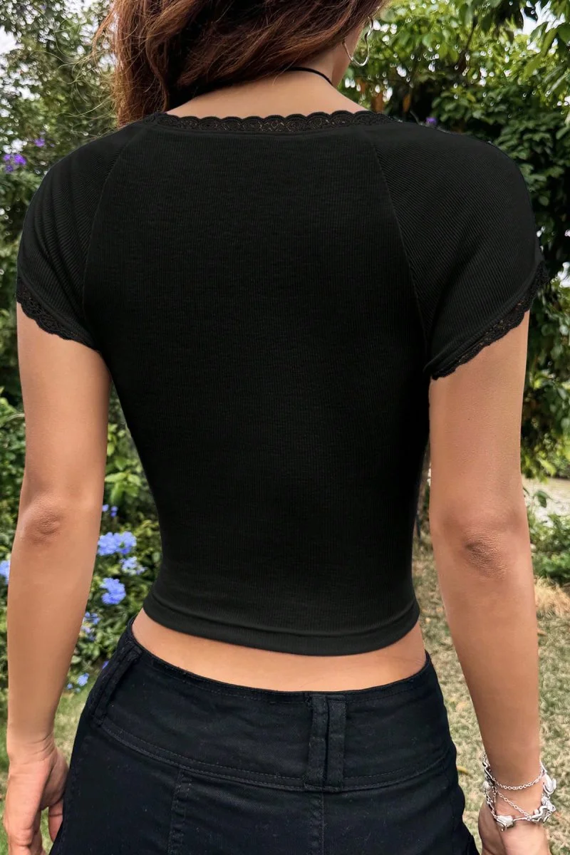Kadın Siyah Göğsü Ve Kolları Dantelli Fiyonklu Kısa Kol Crop Top Bluz