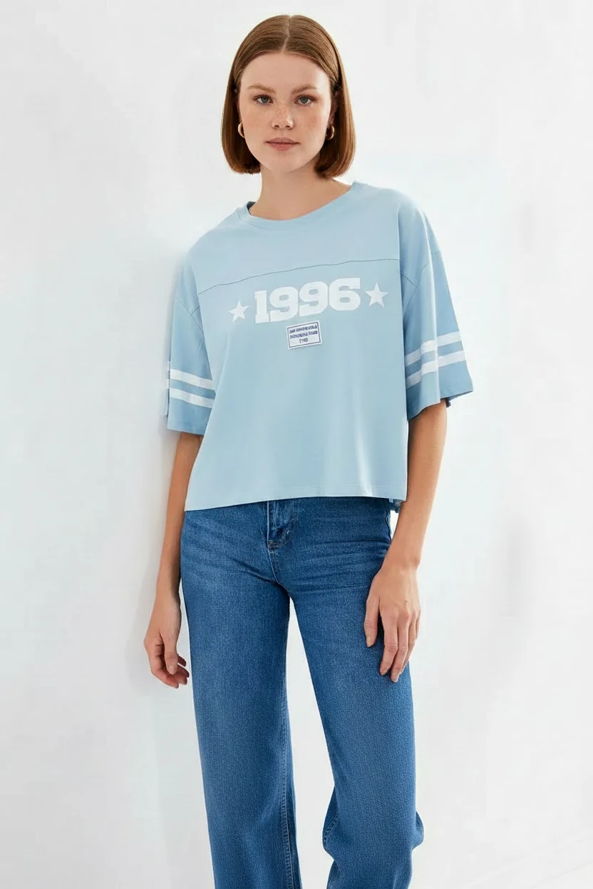 Kadın Basic Oversize Çizgili Kol Baskılı Mavi Tişört