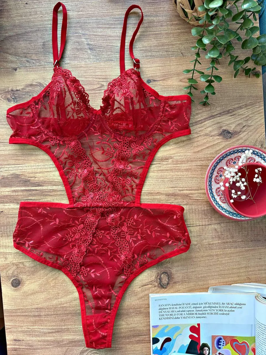 Çiçek Desenli Kırmızı Bodysuit