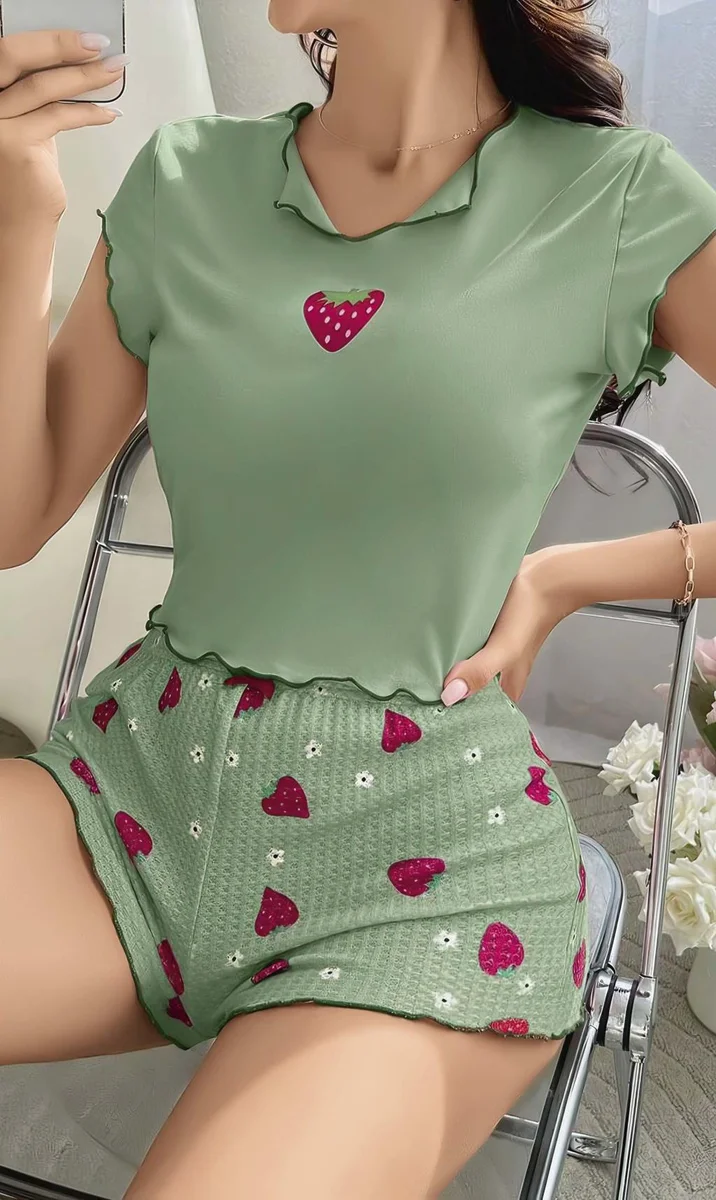 Yeşil Çilek Desenli Askılı Şortlu Pijama Takım