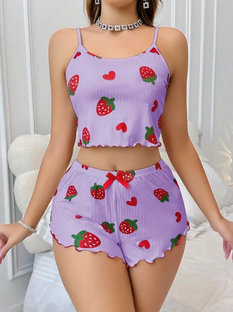 Pamuklu Lila Üstüne Çilek Desen Fitilli Askılı Şortlu Pijama Takımı