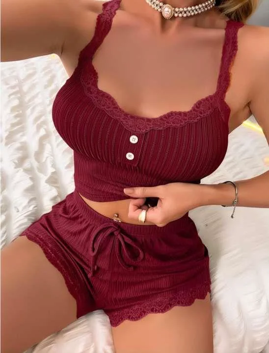 Bordo Dantel İşlemeli Fitilli Askılı Şortlu Pijama Takımı