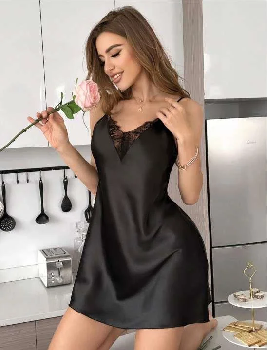 Siyah Dantel İşlemeli İnce Askılı Saten Mini Gecelik