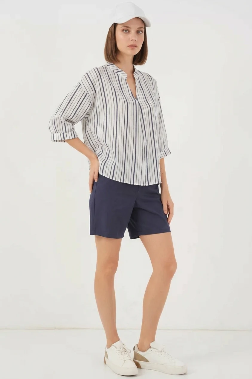 Kadın V Yaka Oversize Çizgili Viskon Lacivert Bluz