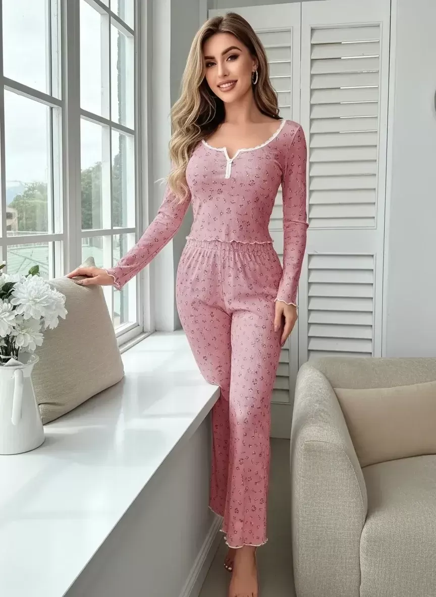 Kadın Çiçek Desenli Uzun Pijama Takımı Yumuşak Pamuklu Rahat Ev Giyimi Özel Tasarım