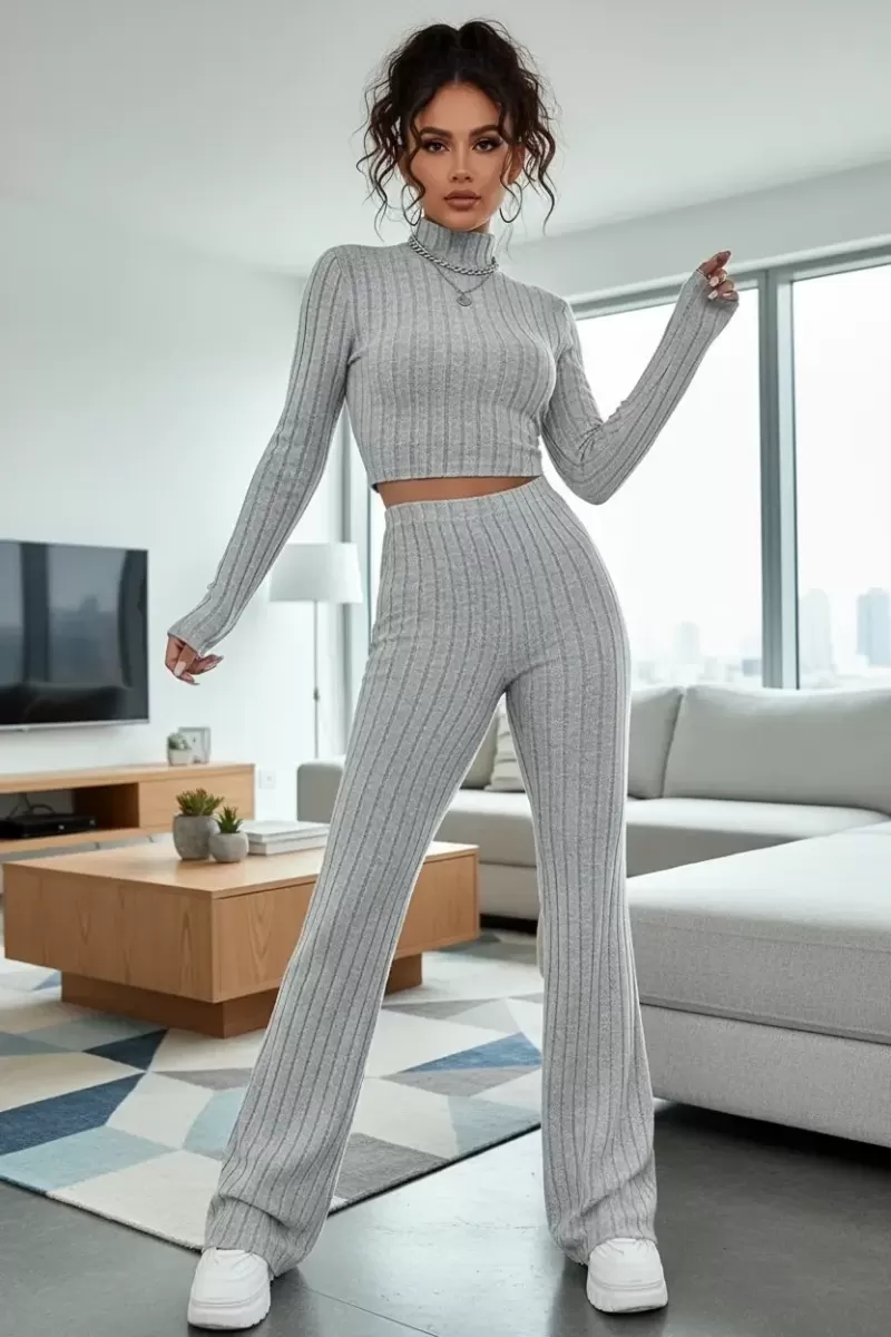 Kadın Gri Çizgili Boğazlı Crop Top Yüksek Bel Pantolon Takım Şık 2’li Set