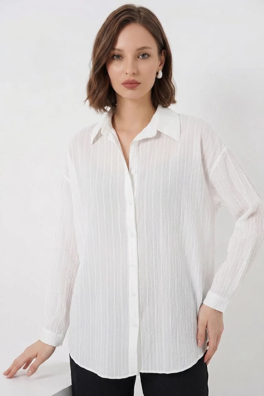 Kadın Oversize Çizgili Viskon Beyaz Gömlek